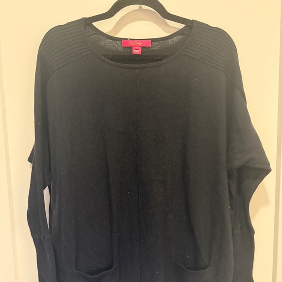 Lilly Pulitzer Tops - Lilly Pulitzer Black Ribbed Shoulder Pullover Sweater - Size S